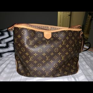 Barely used Louis Vuitton bag